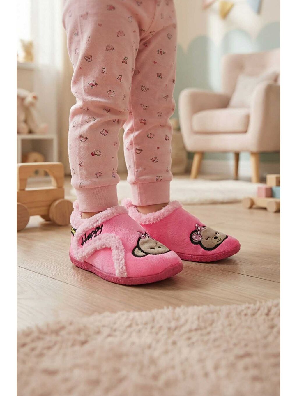 Fuşya Kışlık Kız Çocuk Rahat Taban Cırt Cırtlı Ayarlanabilir Ev Okul Kreş Panduf Ayakkabı