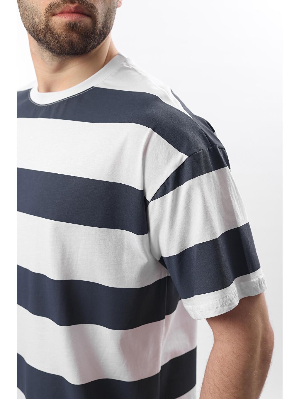 İndigo Oversize Renk Bloklu Bisiklet Yaka Kısa Kollu Tişört 7030-2