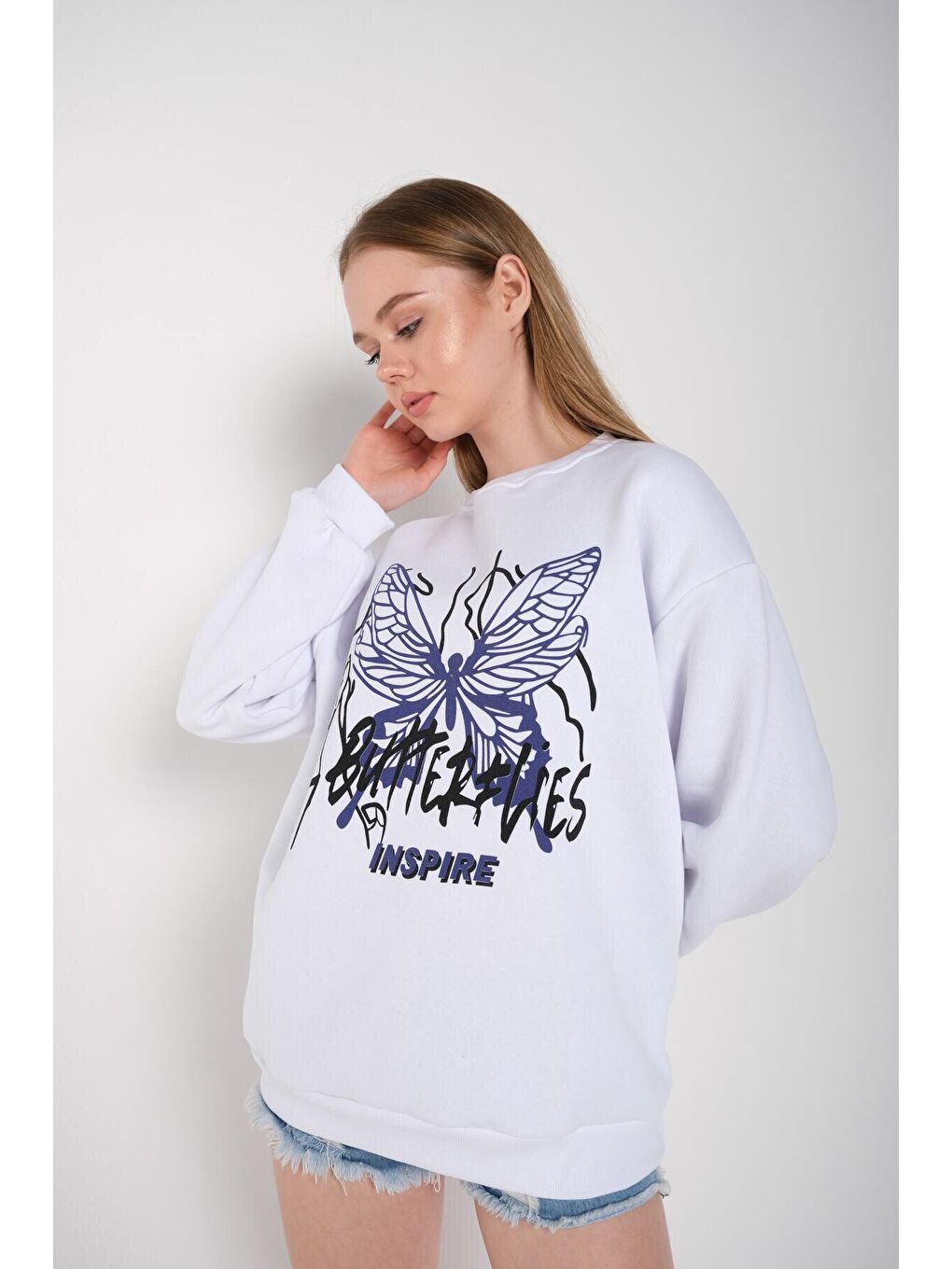 Trendseninle Beyaz Kadın BEYAZ Butterflies Inspire Baskılı Oversize Sweatshirt 000 - 1