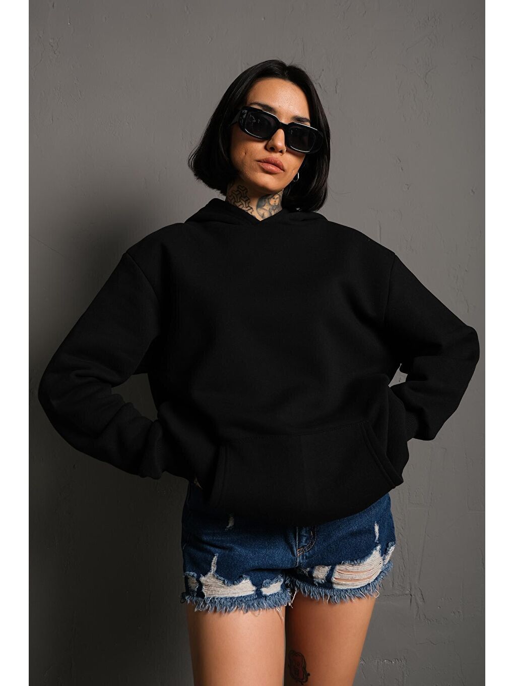 Trendseninle Siyah Kadın SİYAH Oversize Kapüşonlu Sweatshirt 000 - 2