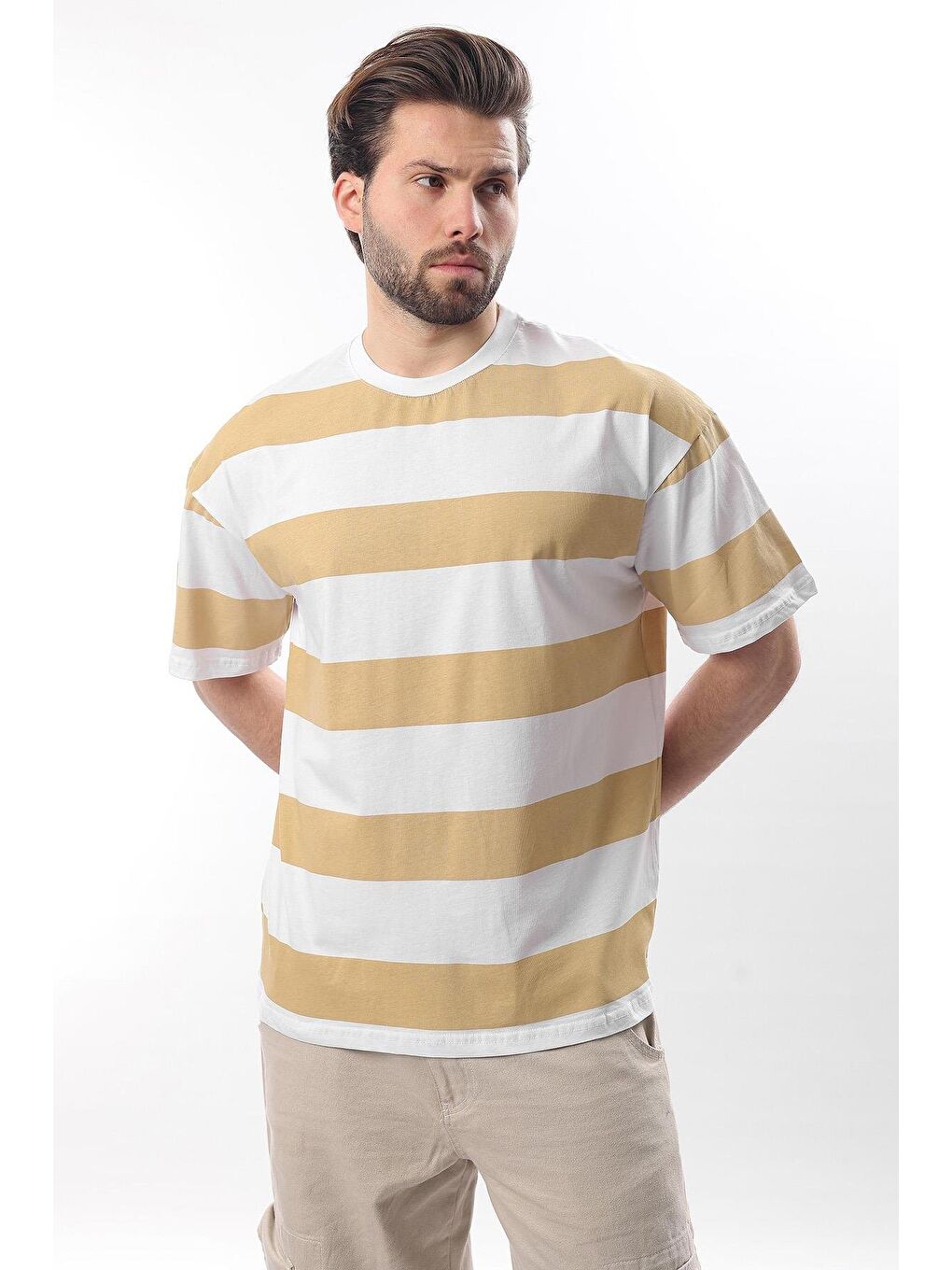 Bej Oversize Renk Bloklu Bisiklet Yaka Kısa Kollu %100 Pamuk Tişört 7030-1