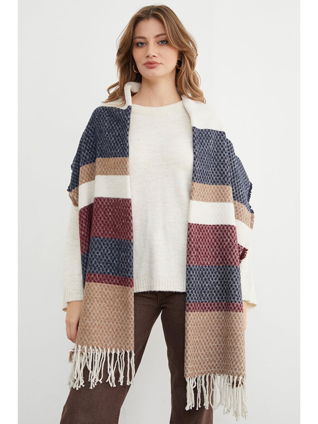 Bej Renk Bloklu Petek Desenli Şal-2