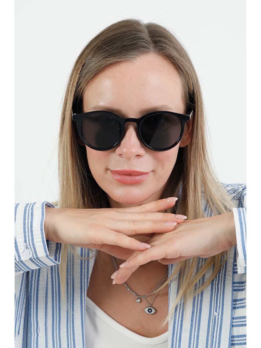 Siyah Yuvarlak Çerçeveli Güneş Gözlüğü