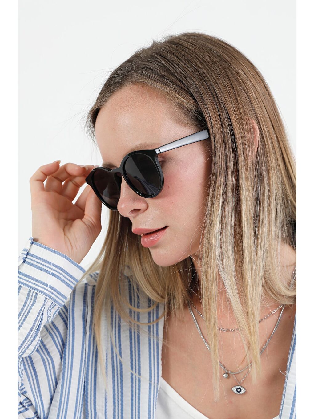 Siyah Yuvarlak Çerçeveli Güneş Gözlüğü-1