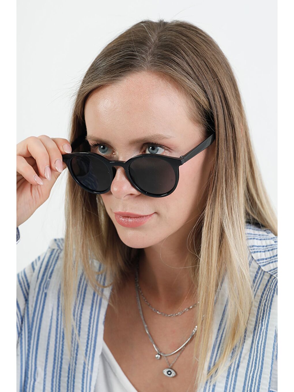 Siyah Yuvarlak Çerçeveli Güneş Gözlüğü-3