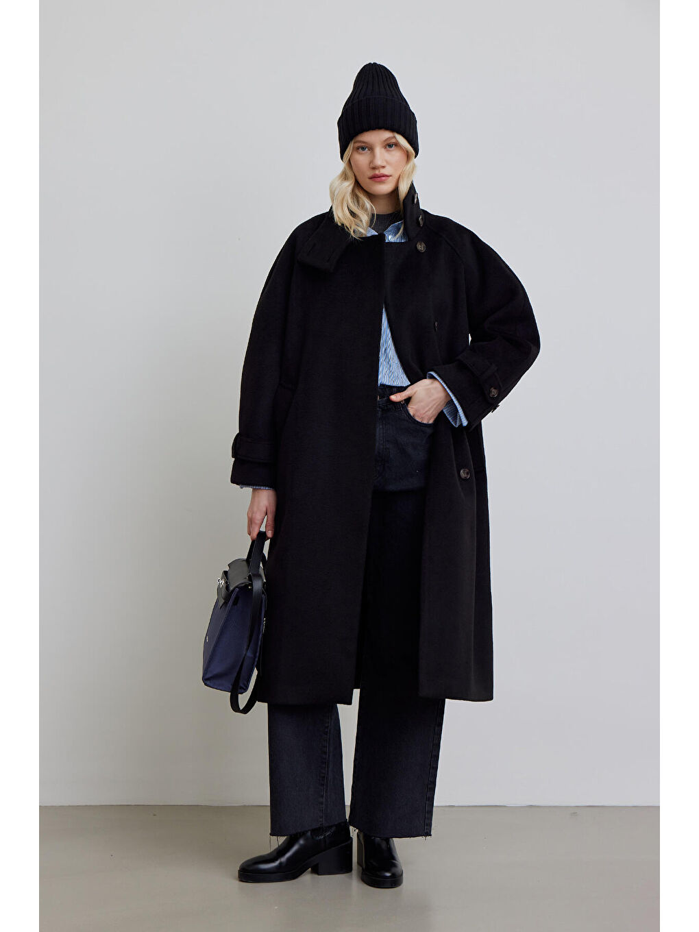 İza Premium Kaşe Kaban Siyah-2