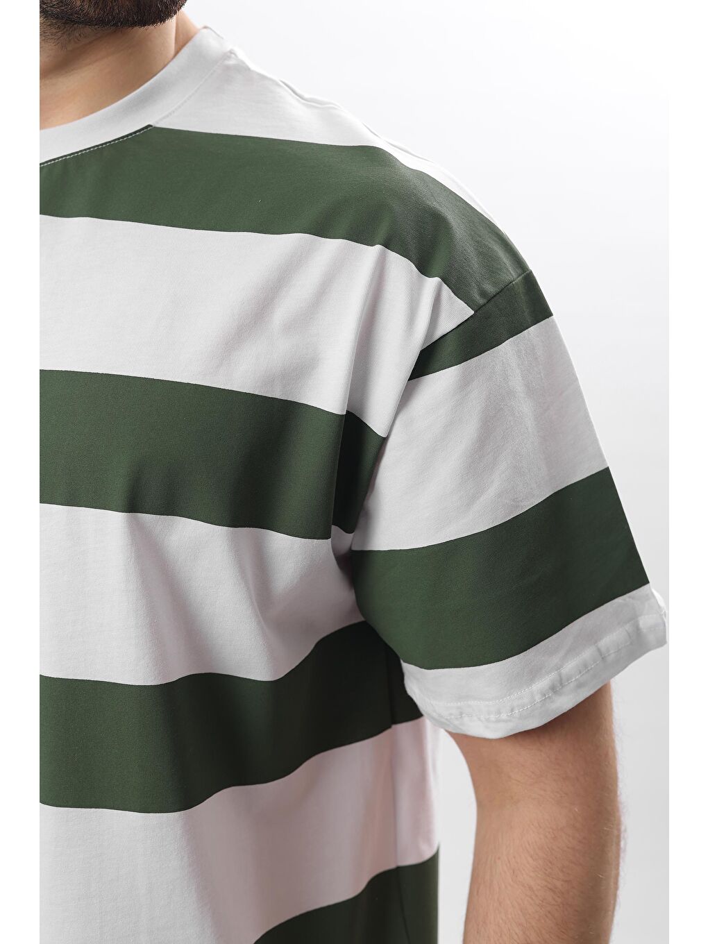 Haki Oversize Renk Bloklu Bisiklet Yaka Kısa Kollu %100 Pamuk Tişört 7030-2