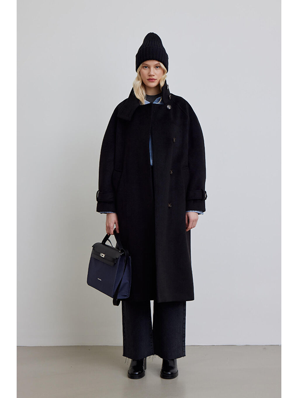 İza Premium Kaşe Kaban Siyah-4