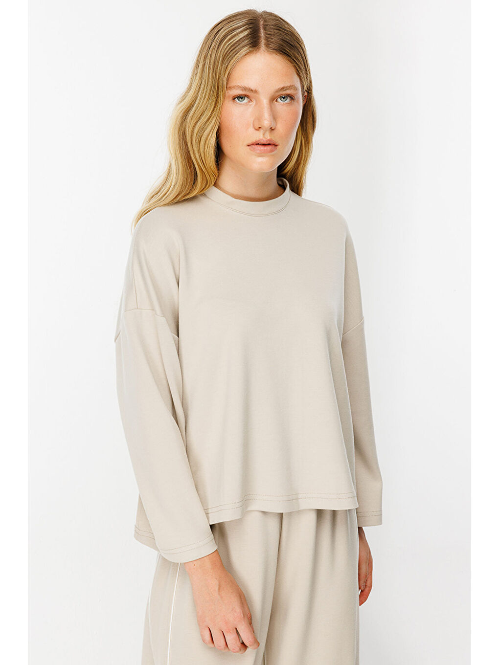 Uzun Kollu Oversize Bej Tshirt