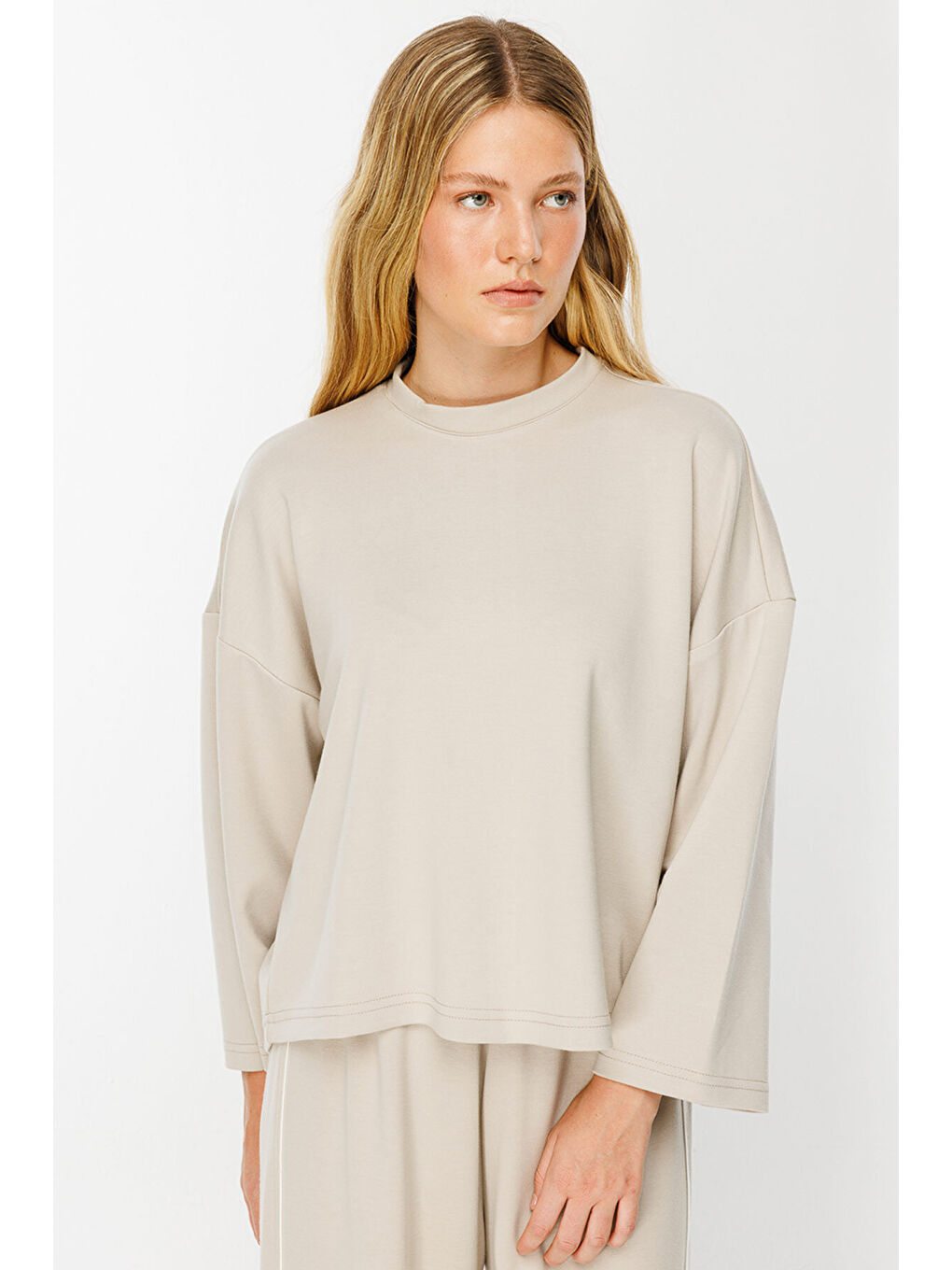 Uzun Kollu Oversize Bej Tshirt-3