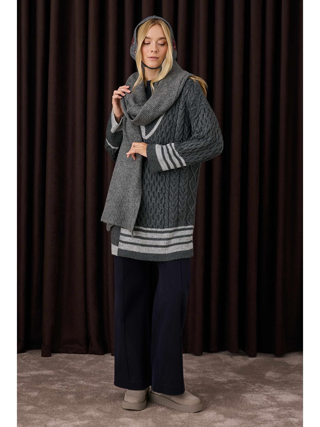 Şerit Detaylı Dokulu Kazak Koyu Gri-1