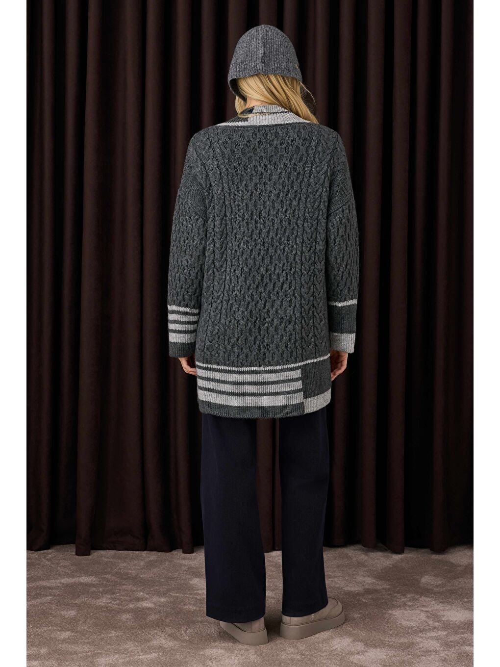 Şerit Detaylı Dokulu Kazak Koyu Gri-2