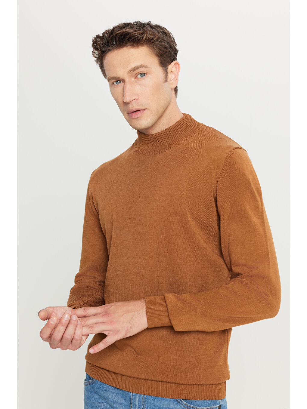 Kahverengi Erkek Tarçın Tüylenme Yapmayan Anti-Pilling Standart Fit Yarım Balıkçı Yaka Triko Kazak-2