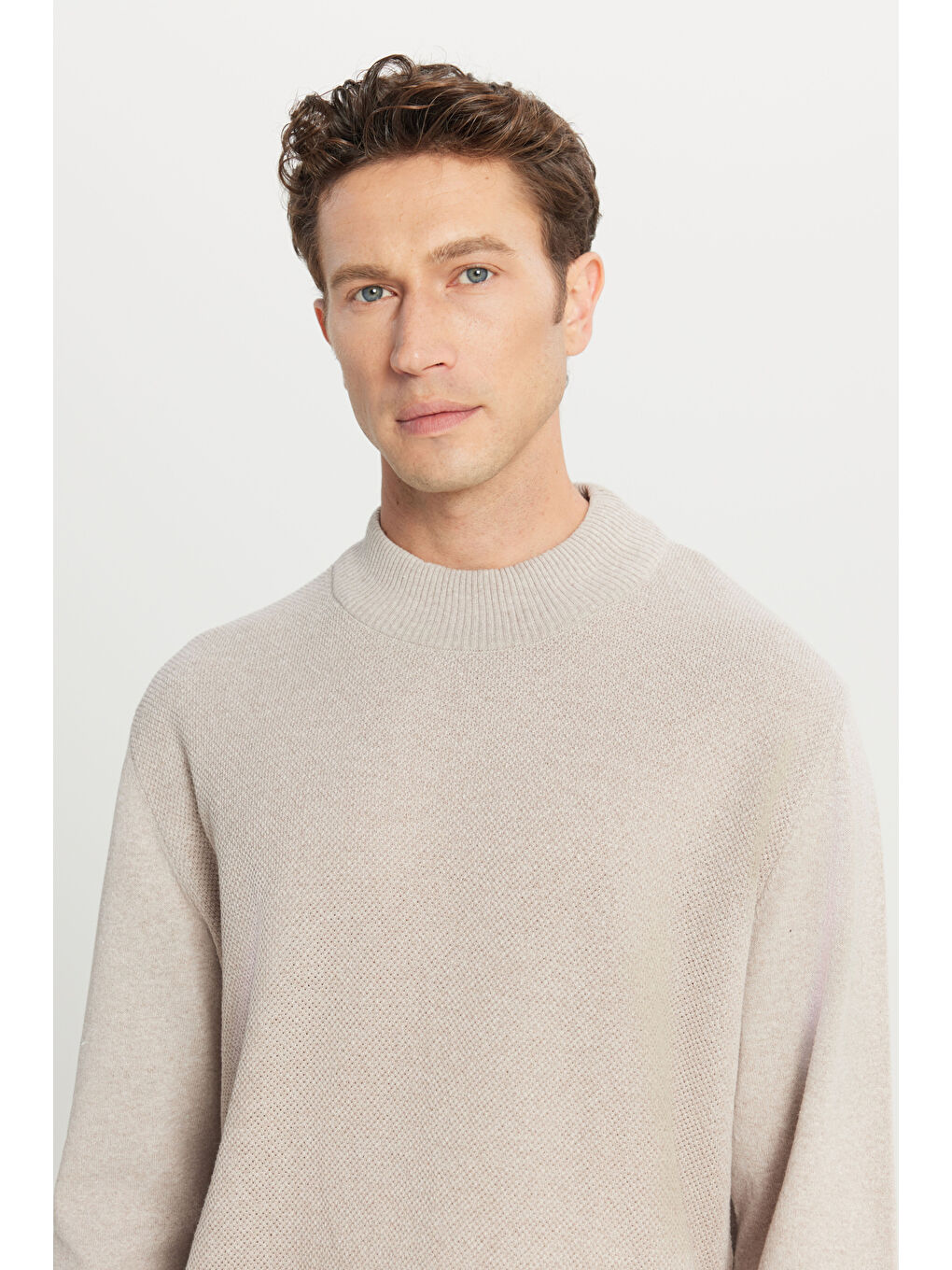 Erkek Bej Standart Fit Normal Kesim Yarım Balıkçı Yaka Pamuklu Triko-3