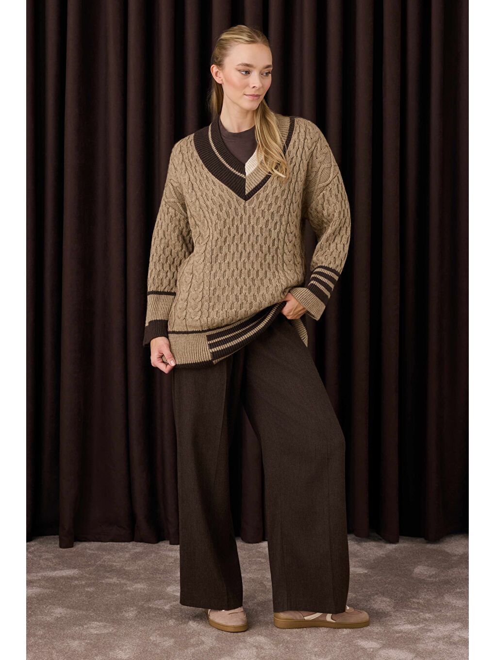 Bej Şerit Detaylı Dokulu Kazak Vizon