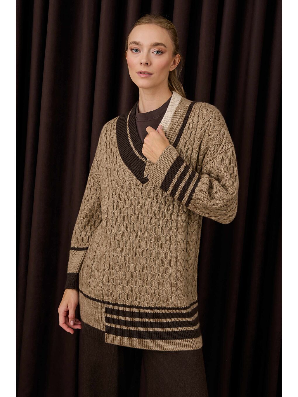 Bej Şerit Detaylı Dokulu Kazak Vizon-1