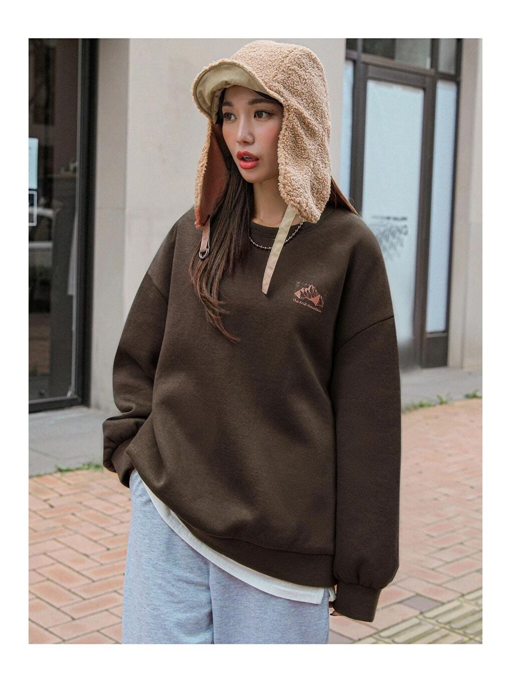 Trendseninle Kahverengi Kadın KAHVERENGİ Arid Mountain Baskılı Oversize Sweatshirt - 3