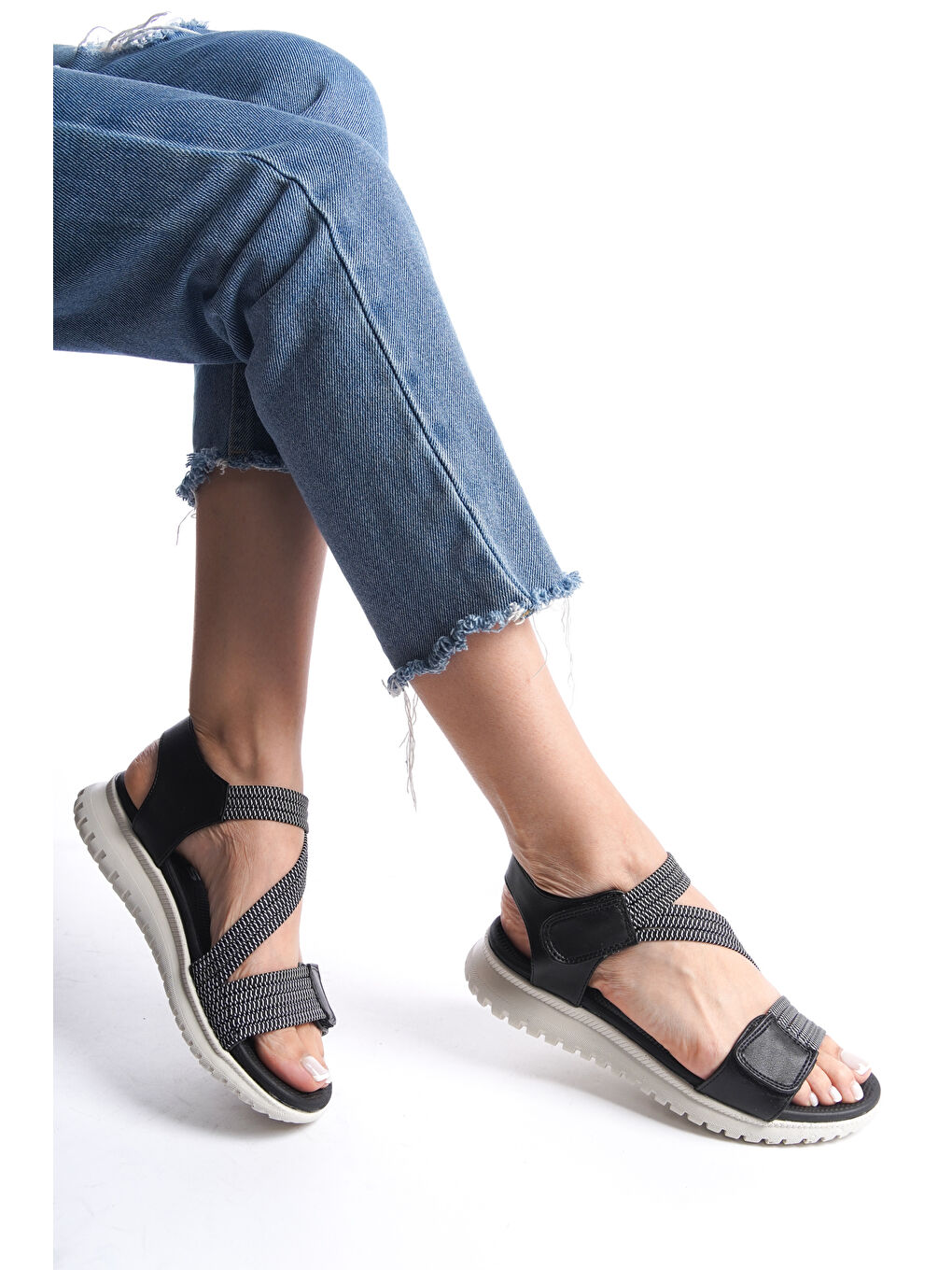 Siyah D458 Günlük Ortopedik Kadın Sandalet-1