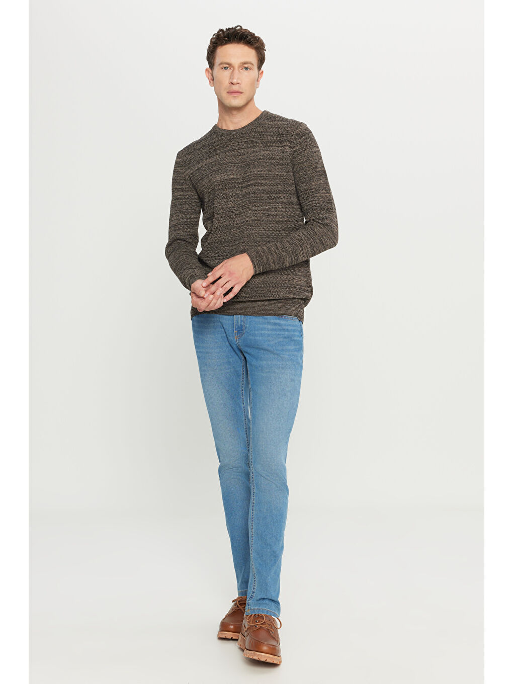 Kahverengi Erkek Kahve-Bej Recycle Standart Fit Bisiklet Yaka Düz Triko Kazak-1