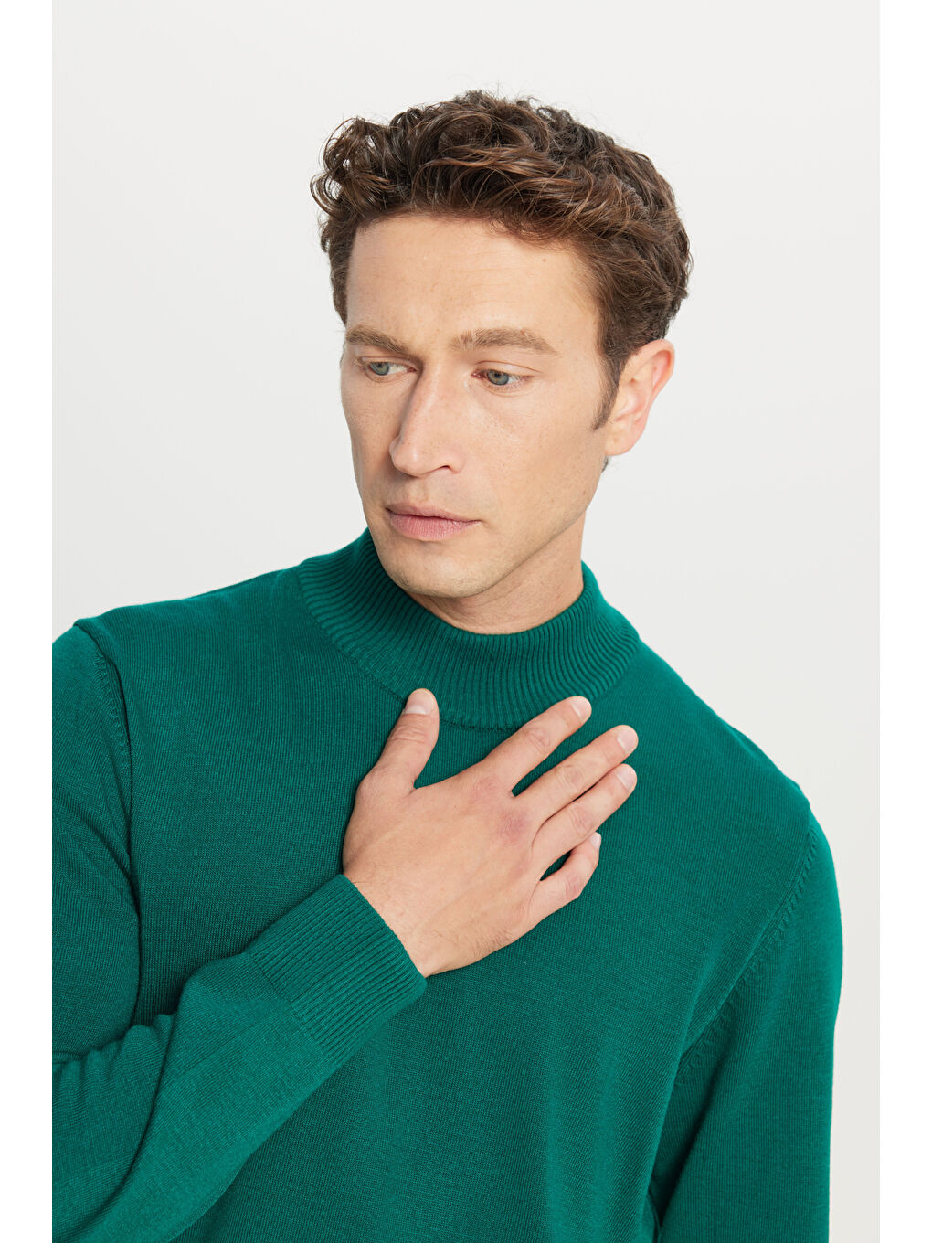 Erkek Koyu Yeşil Tüylenme Yapmayan Anti-Pilling Standart Fit Yarım Balıkçı Yaka Triko Kazak-3