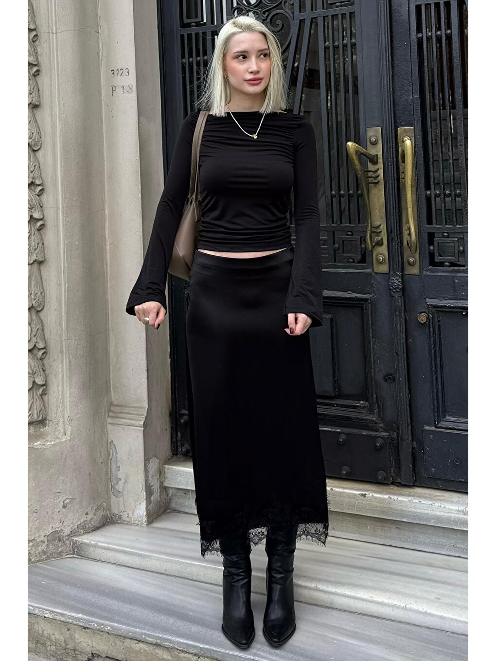 Siyah Saten Dantelli Midi Boy Kadın Etek Mg2538-10