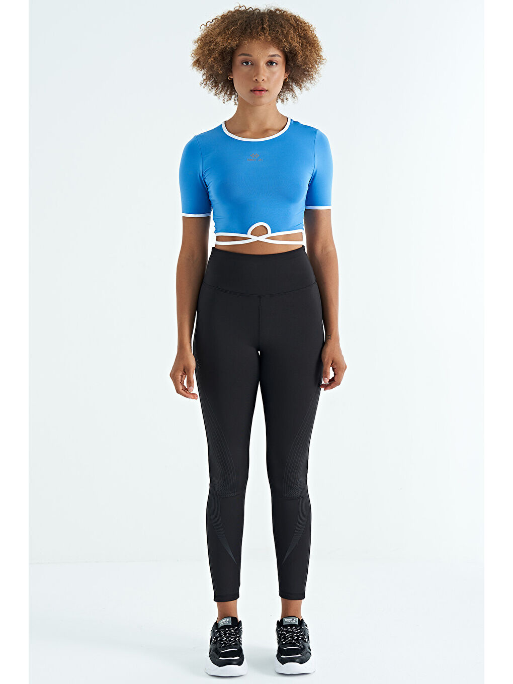 Mavi Saks Bel Bağlama Detaylı O Yaka Standart Kalıp Dalgıç Kumaş Kadın Crop Tişört - 97266-2