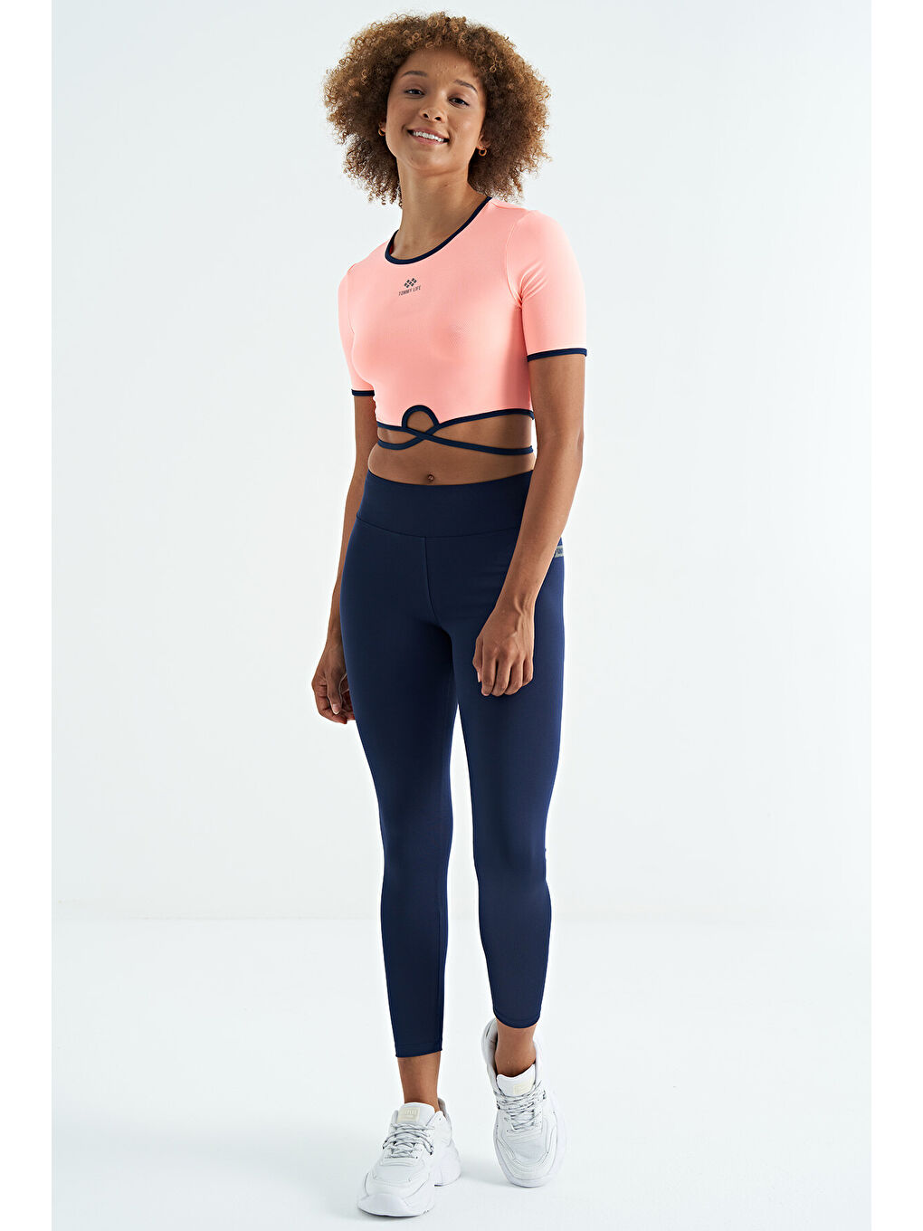 Pembe Yavruagzı Bel Bağlama Detaylı O Yaka Standart Kalıp Dalgıç Kumaş Kadın Crop Tişört - 97266