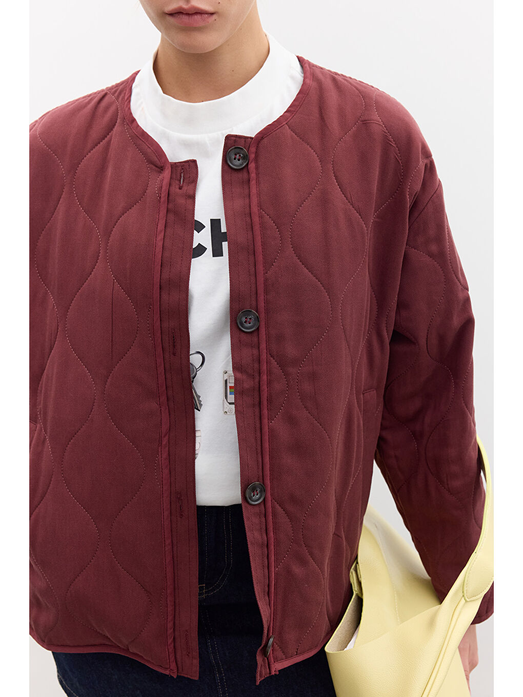 Kırmızı Düğmeli Kısa Kapitone Mont Vişne-2