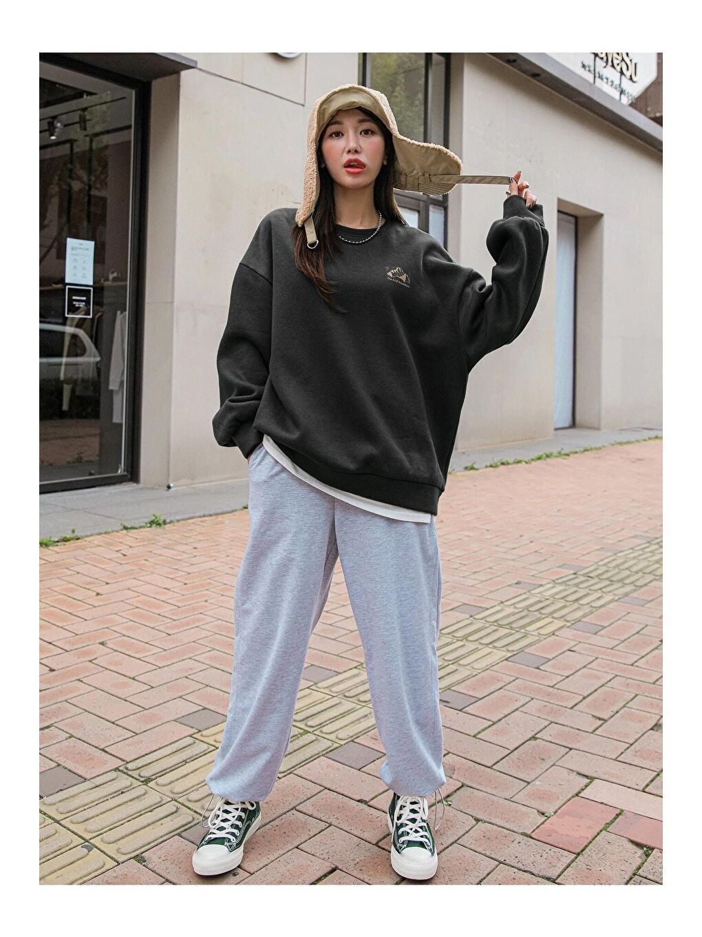 Trendseninle Siyah Kadın SİYAH Arid Mountain Baskılı Oversize Sweatshirt - 4