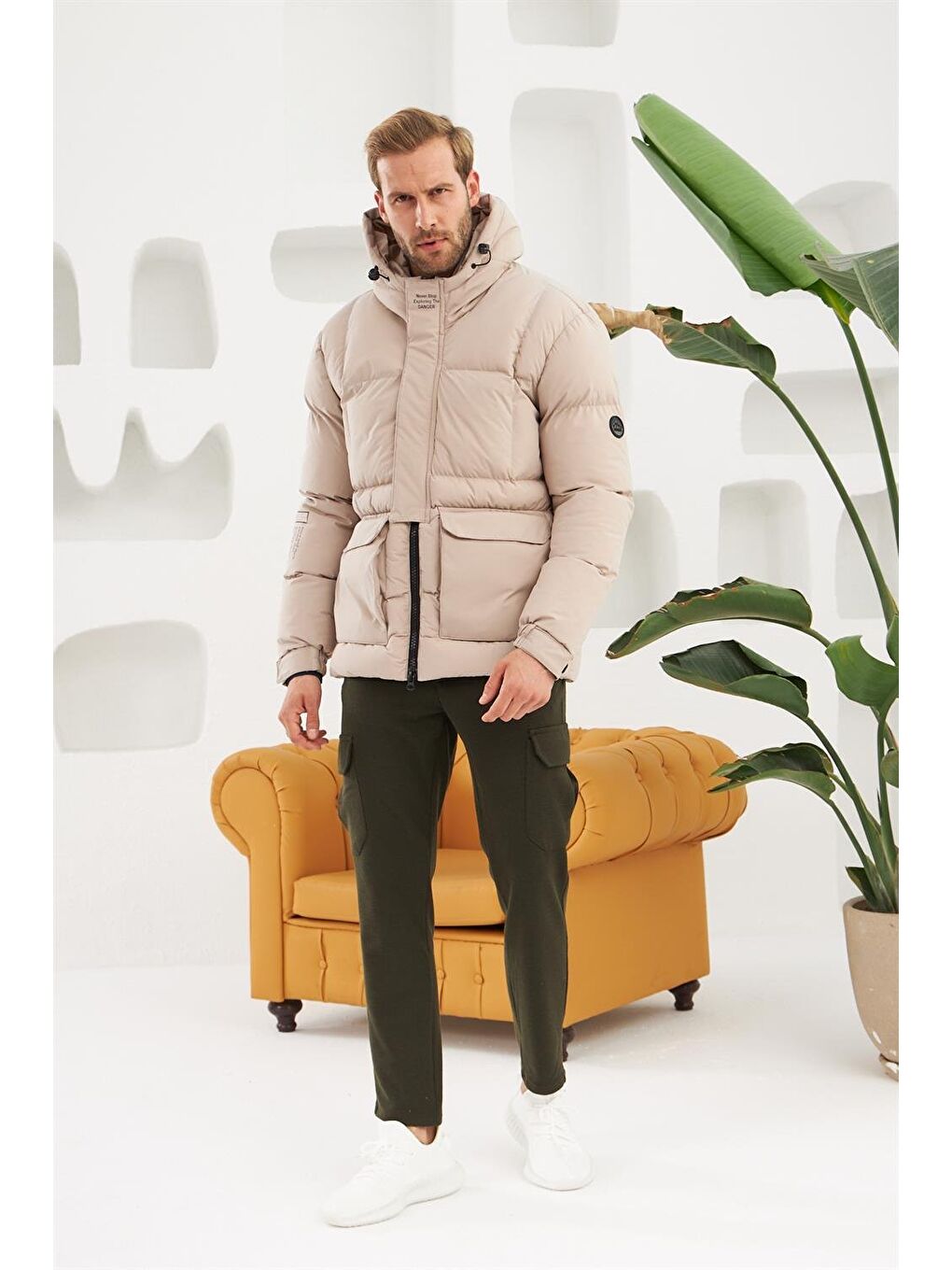 Bej Erkek Su Ve Rüzgar Geçirmez Spor Şişme Mont Taş-1