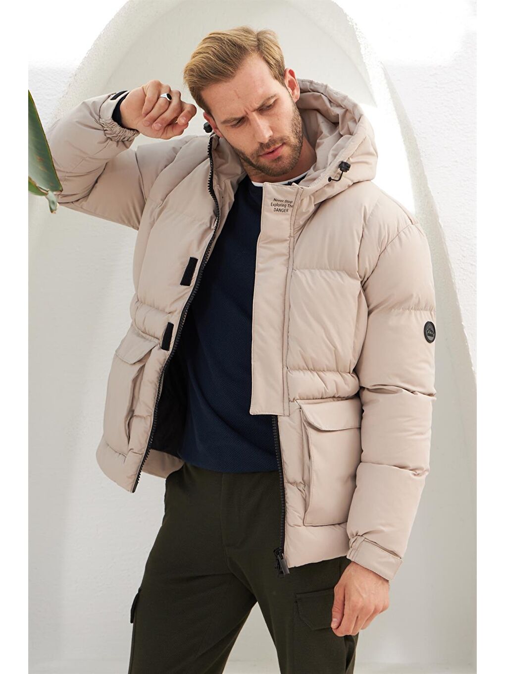 Bej Erkek Su Ve Rüzgar Geçirmez Spor Şişme Mont Taş-2