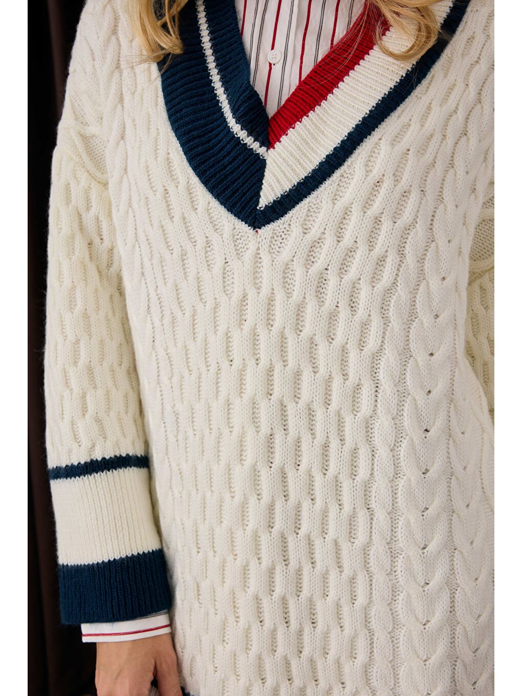 Şerit Detaylı Dokulu Kazak Ekru-4