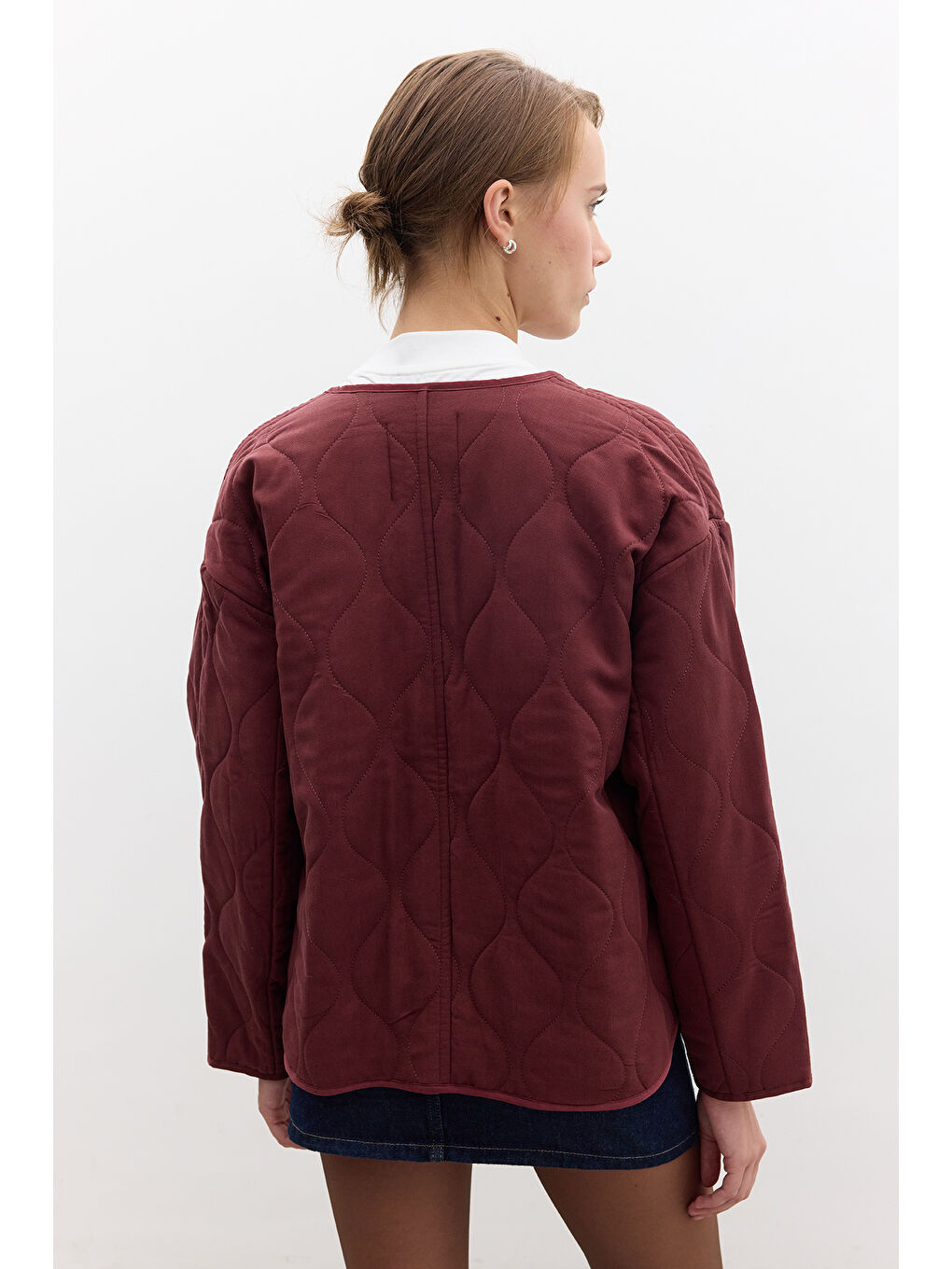 Kırmızı Düğmeli Kısa Kapitone Mont Vişne-4