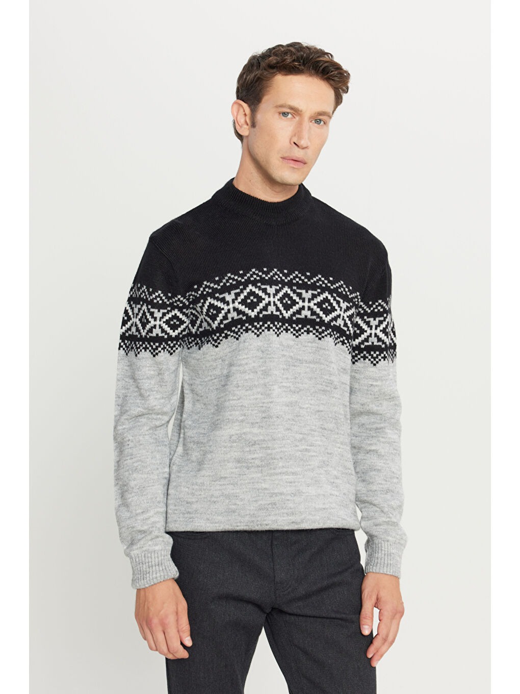 Erkek Siyah-Füme Standart Fit Normal Kesim Yarım Balıkçı Yaka Desenli Triko Kazak-2