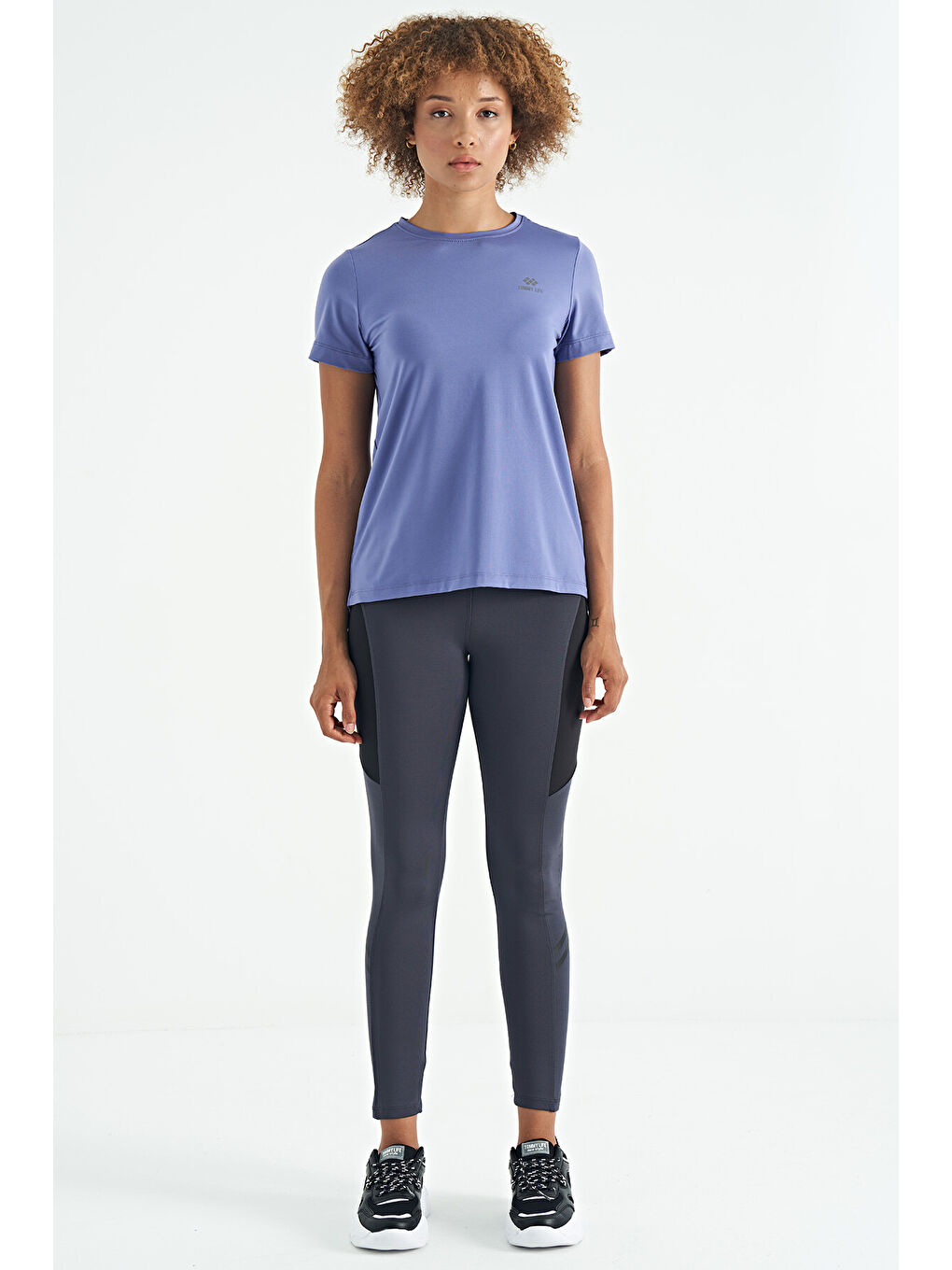 Mor Eflatun Sırt Yırtmaç Detaylı O Yaka Kısa Kollu Standart Kalıp Kadın Tişört - 97267-1