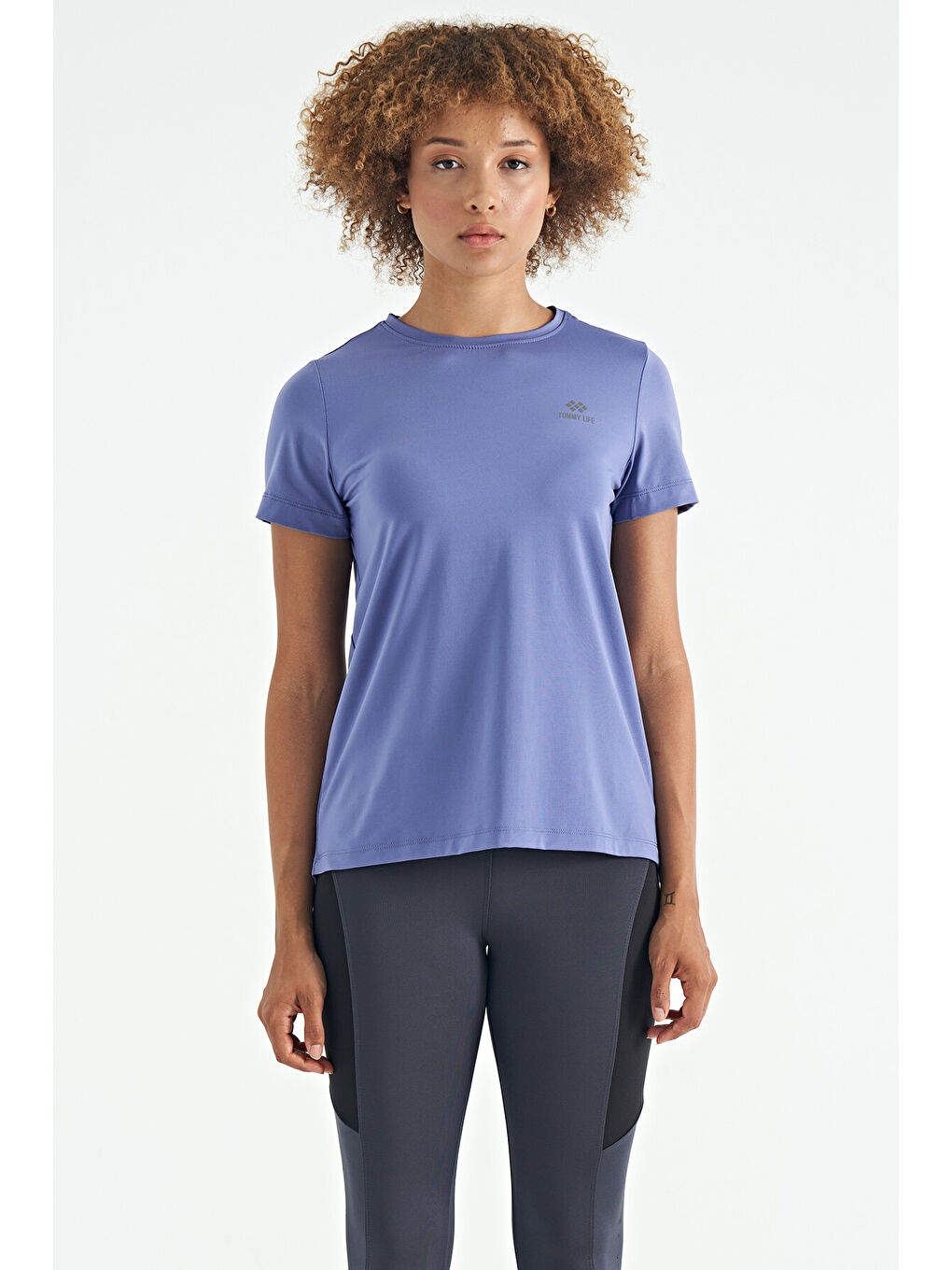 Mor Eflatun Sırt Yırtmaç Detaylı O Yaka Kısa Kollu Standart Kalıp Kadın Tişört - 97267-2