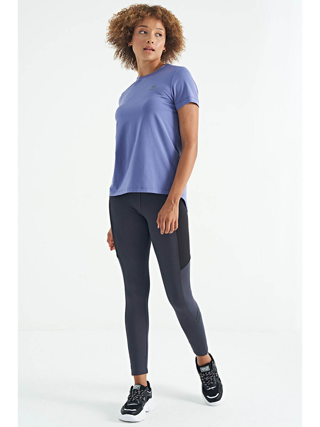 Mor Eflatun Sırt Yırtmaç Detaylı O Yaka Kısa Kollu Standart Kalıp Kadın Tişört - 97267-3