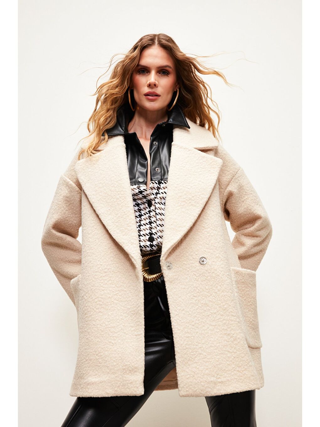 Geniş Cepli Buklet Kaban - Bej