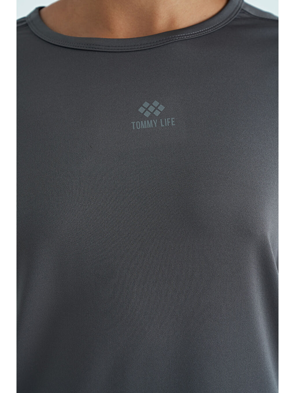 Koyu Gri O Yaka Baskı Detaylı Oversize Kısa Kol Kadın Tişört - 97263-3