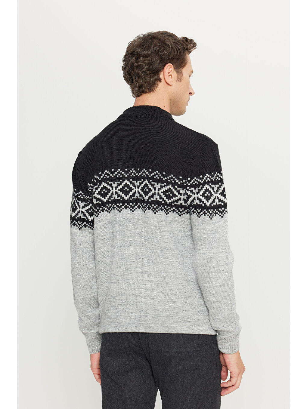 Erkek Siyah-Füme Standart Fit Normal Kesim Yarım Balıkçı Yaka Desenli Triko Kazak-4