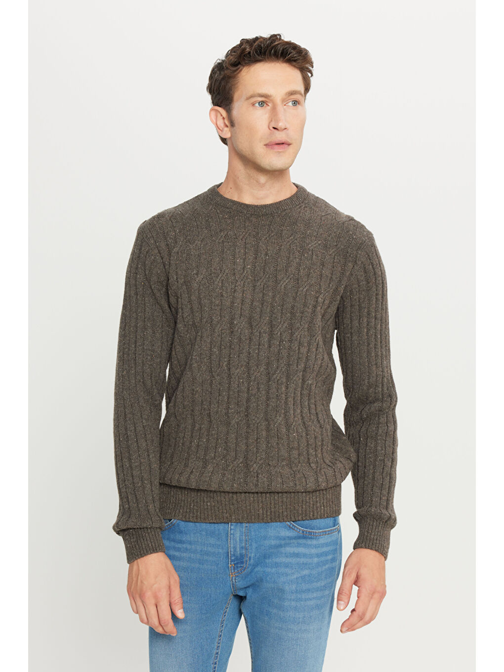 Erkek Kahverengi Standart Fit Normal Kesim Bisiklet Yaka Jakarlı Triko %100 Pamuk Kazak