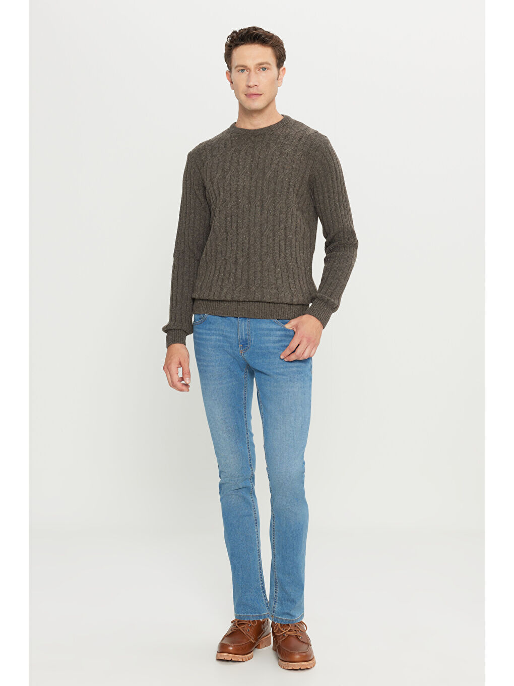 Erkek Kahverengi Standart Fit Normal Kesim Bisiklet Yaka Jakarlı Triko %100 Pamuk Kazak-1