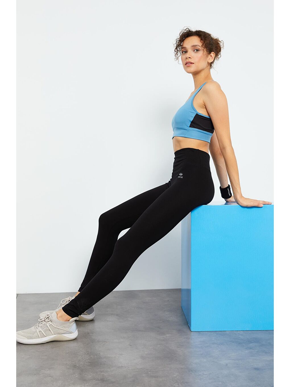 Siyah Yüksek Bel Toparlayıcı Slim Fit Dar Paça Kadın Tayt - 94011-4