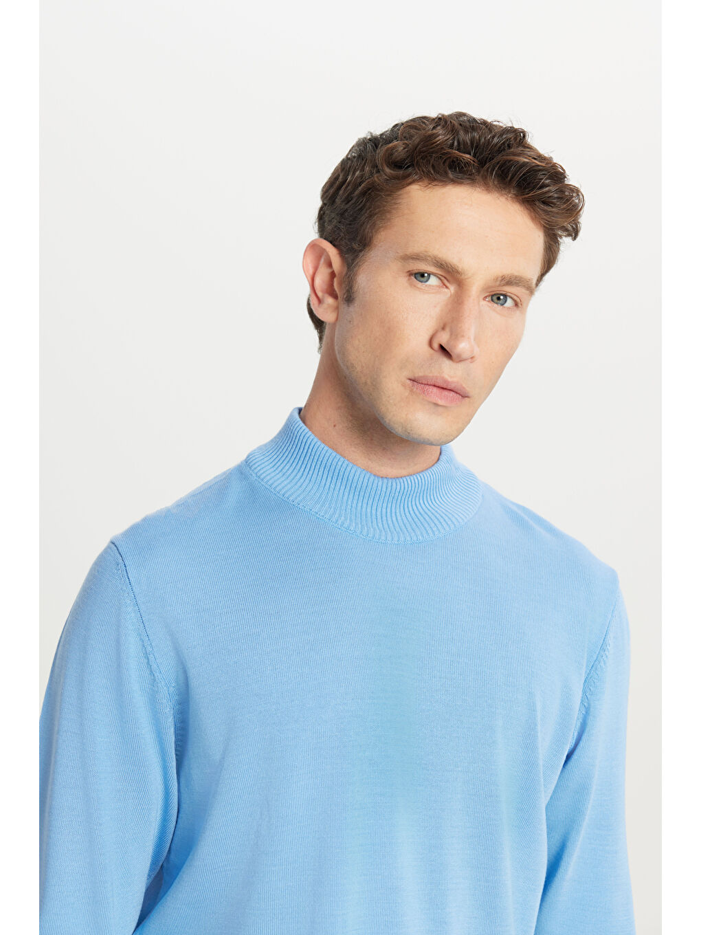 Erkek Açık Mavi Tüylenme Yapmayan Anti-Pilling Standart Fit Yarım Balıkçı Yaka Triko Kazak-3