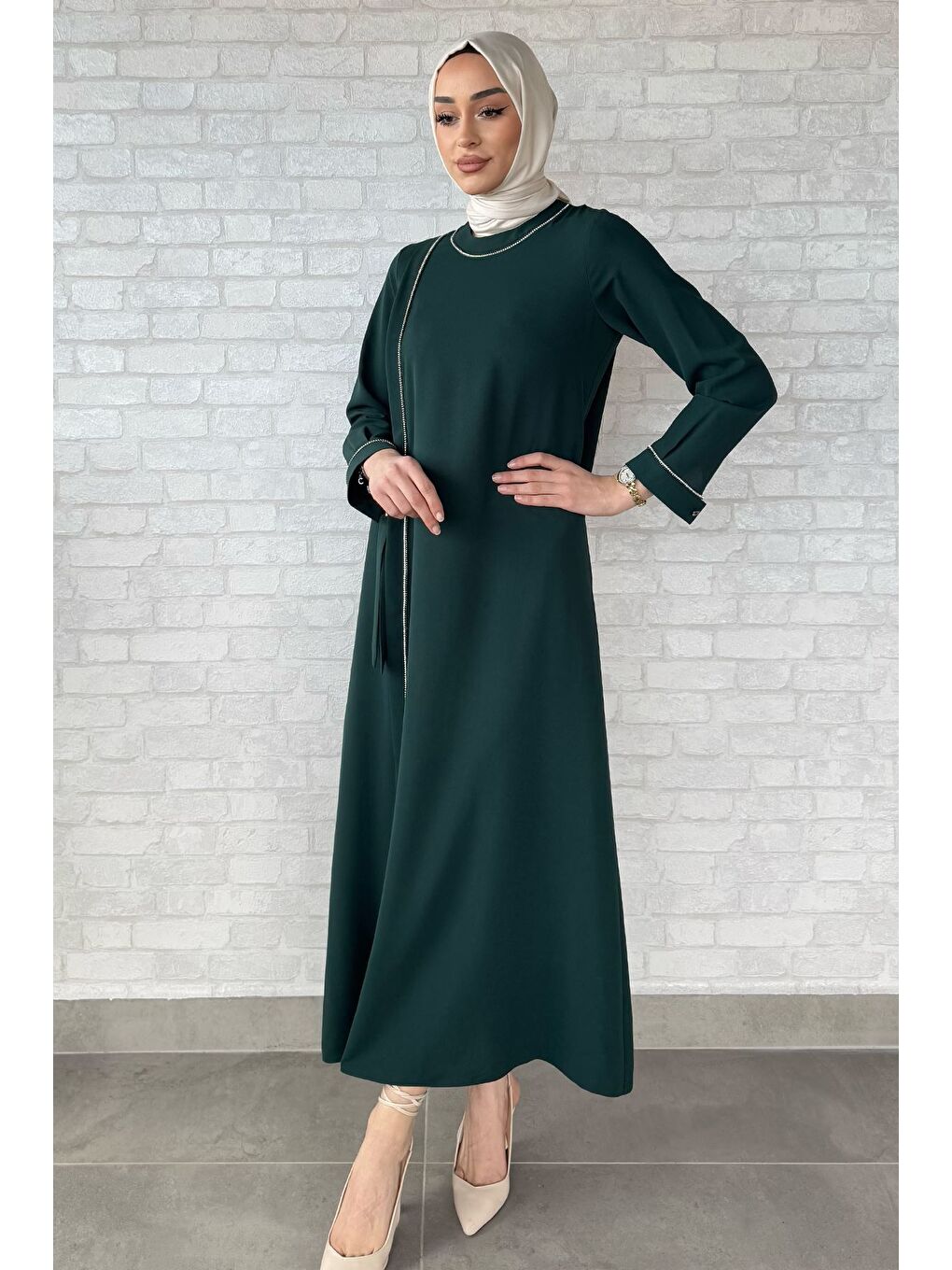 Yeşil Kadın Taş İşlemeli Bel Kuşak Detaylı Tesettür Elbise-1