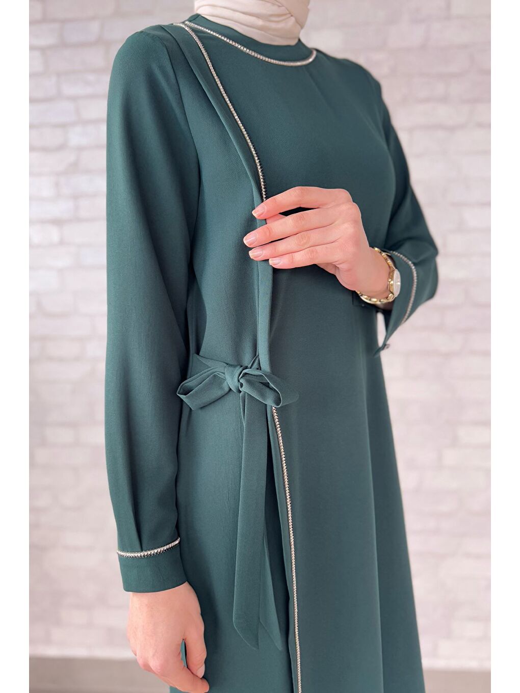 Yeşil Kadın Taş İşlemeli Bel Kuşak Detaylı Tesettür Elbise-4