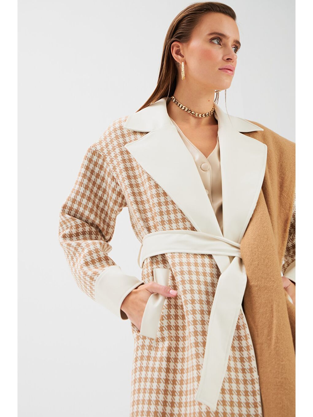 Kahverengi Deri Detaylı Kazayağı Kaban - Camel-1