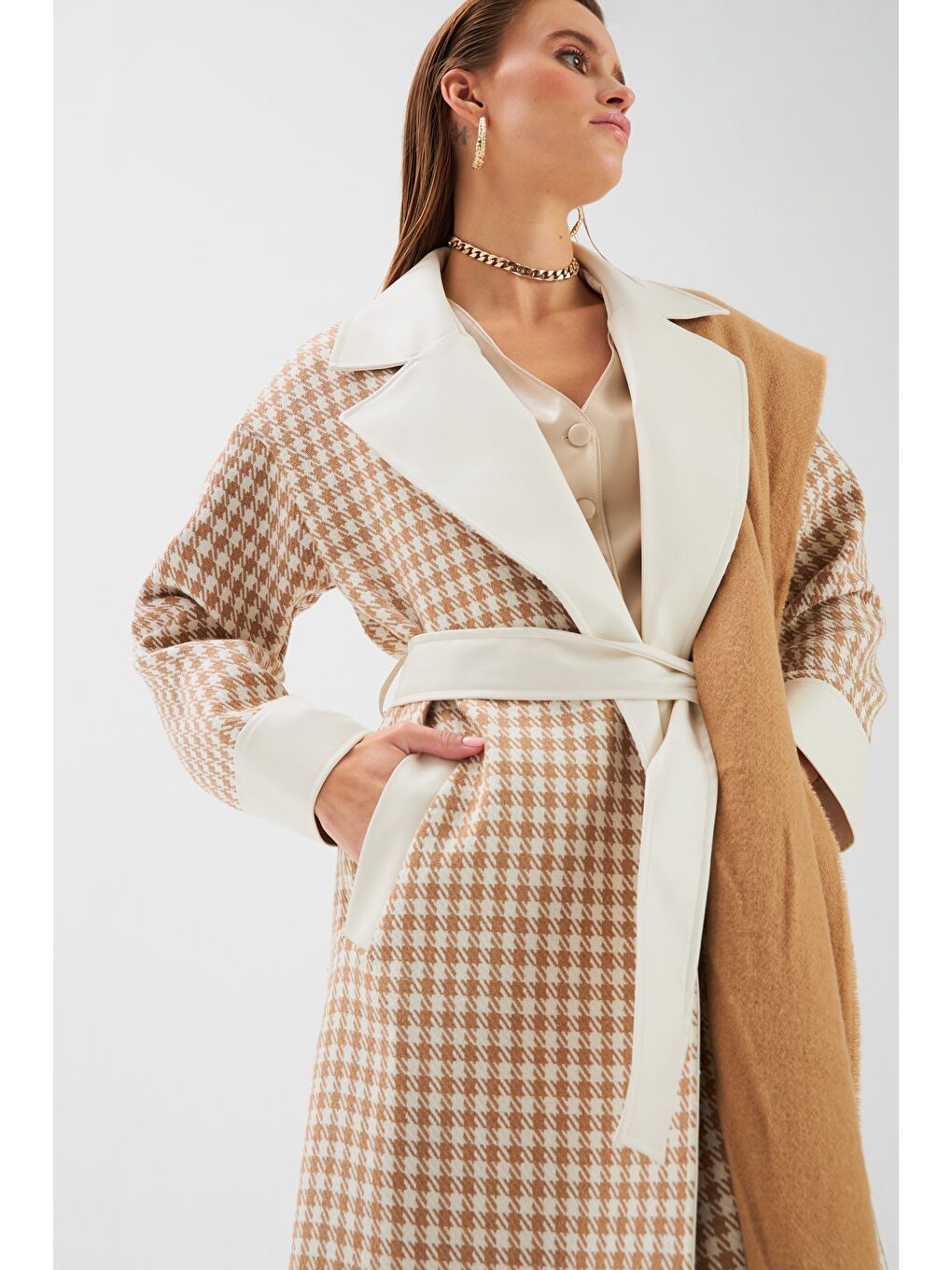 Kahverengi Deri Detaylı Kazayağı Kaban - Camel-3