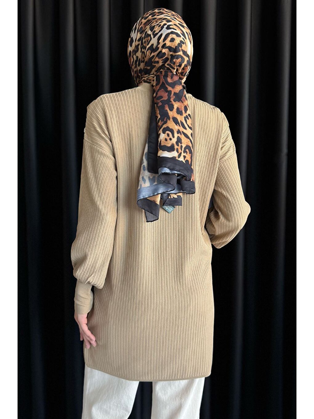 Bej Dantel Detaylı Fırfırlı Tesettür Triko Tunik-6