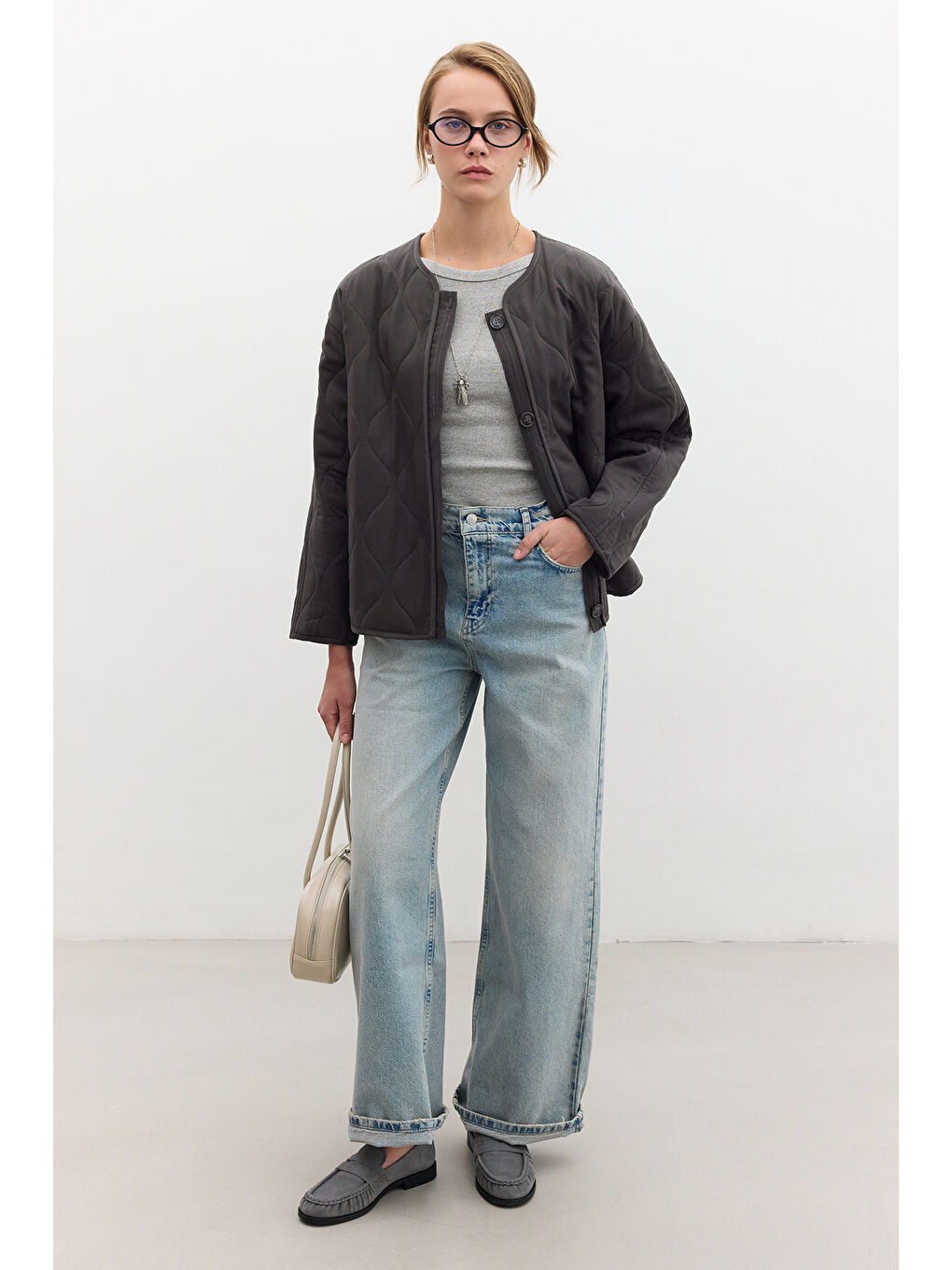 Düğmeli Kısa Kapitone Mont Antrasit